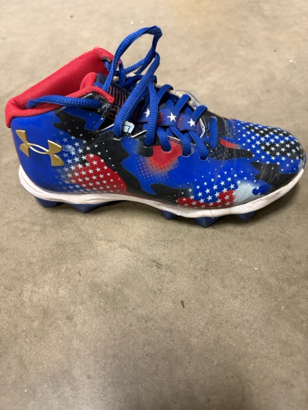 Used- Under Armour Red, Blue & White Youth Football Cleats size 4 - Picture 7 of 7
